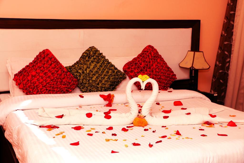 Hotel Royal Safari Саураха Экстерьер фото