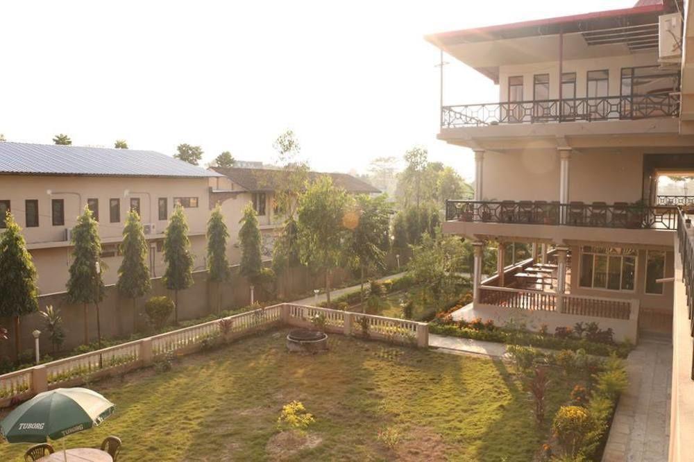Hotel Royal Safari Саураха Экстерьер фото