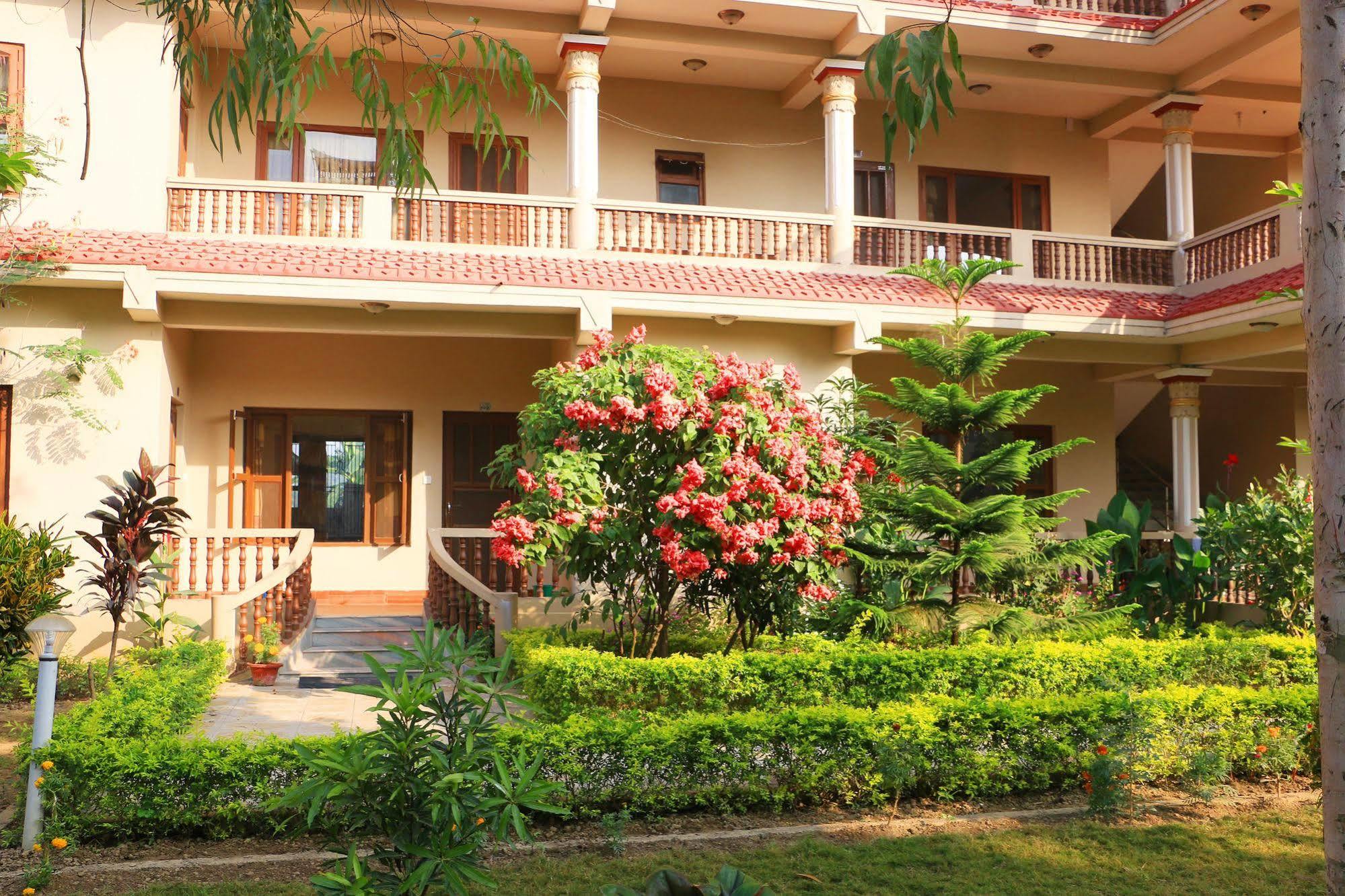 Hotel Royal Safari Саураха Экстерьер фото