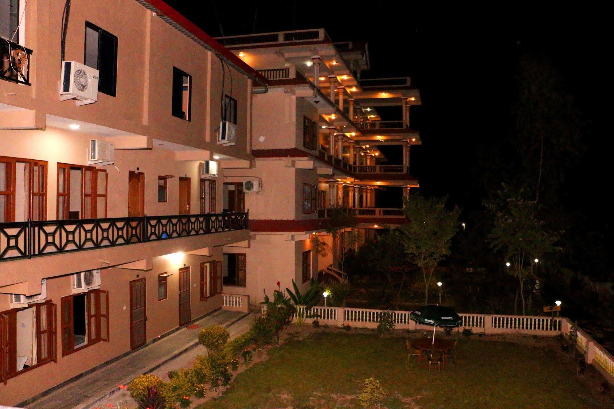 Hotel Royal Safari Саураха Экстерьер фото