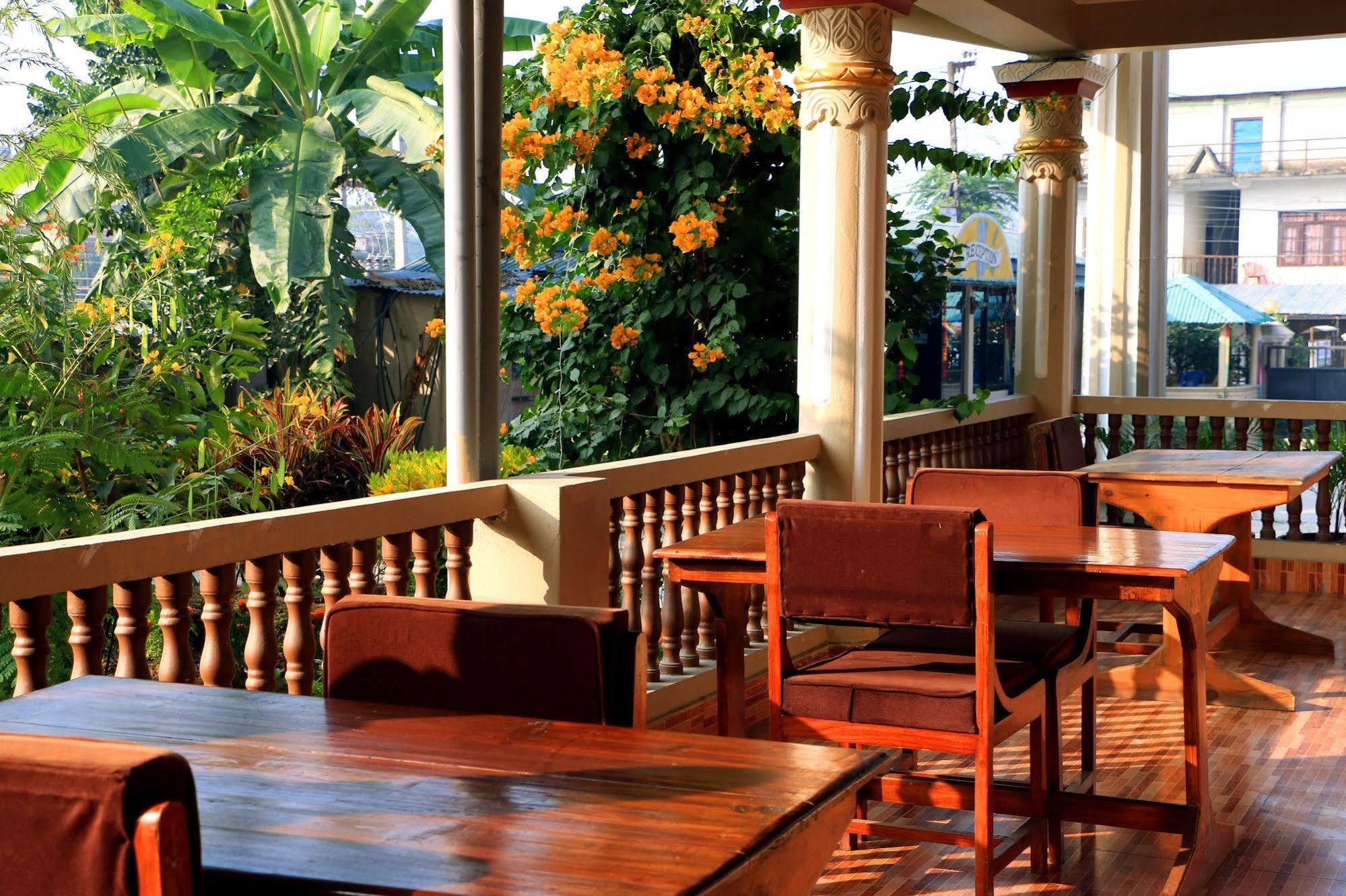 Hotel Royal Safari Саураха Экстерьер фото