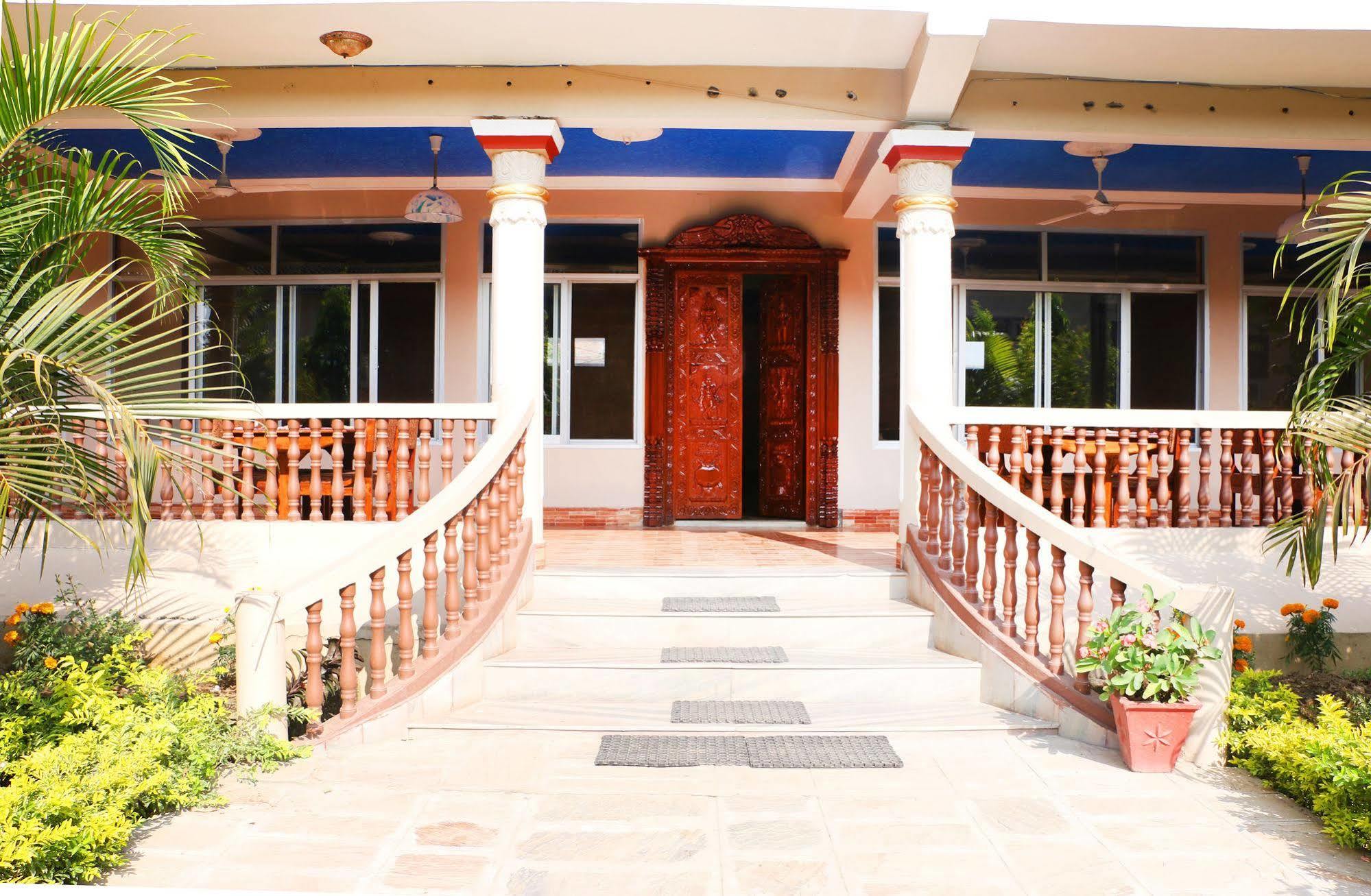 Hotel Royal Safari Саураха Экстерьер фото